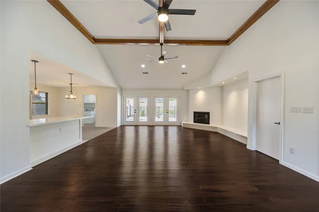 $2,600 | 5930 Miller Valley Drive, Houston, TX 77066