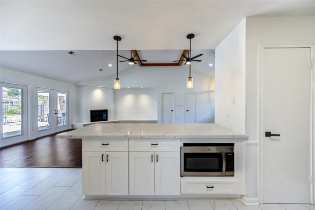 $2,600 | 5930 Miller Valley Drive, Houston, TX 77066