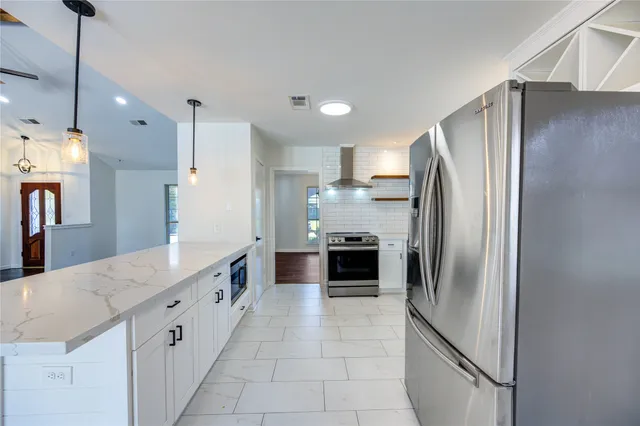 $2,600 | 5930 Miller Valley Drive, Houston, TX 77066