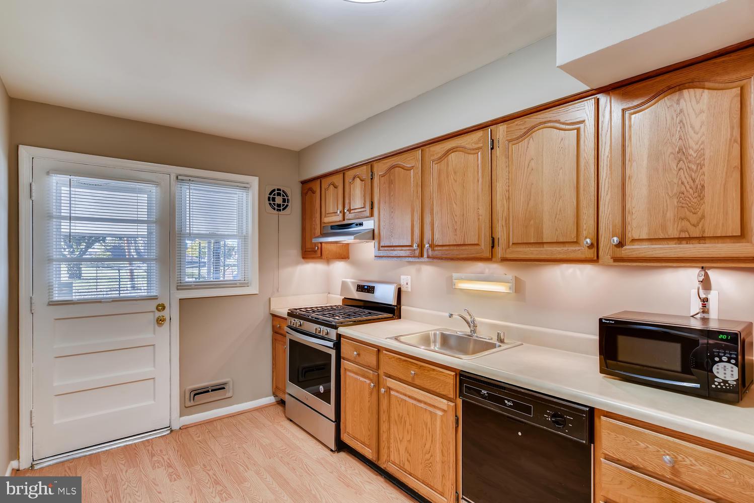 1706 Stokesley Road Dundalk, MD 21222 - Photo 6 of 28