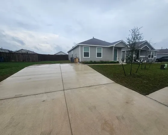 $1,600 | 2306 Tornado Alley, Lockhart, TX 78644