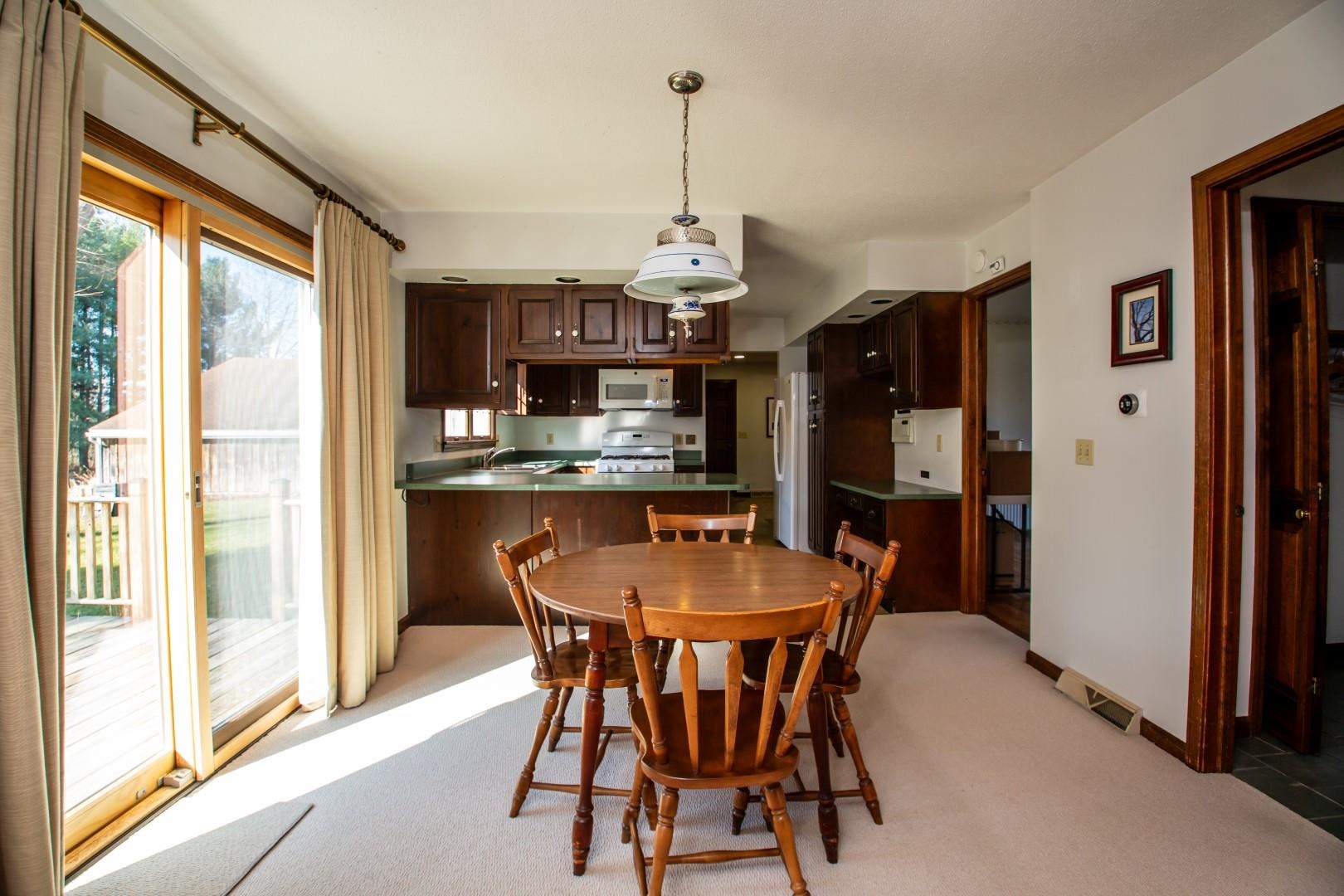 418 Barstow Road Shelburne, VT 05482 - Photo 11 of 40