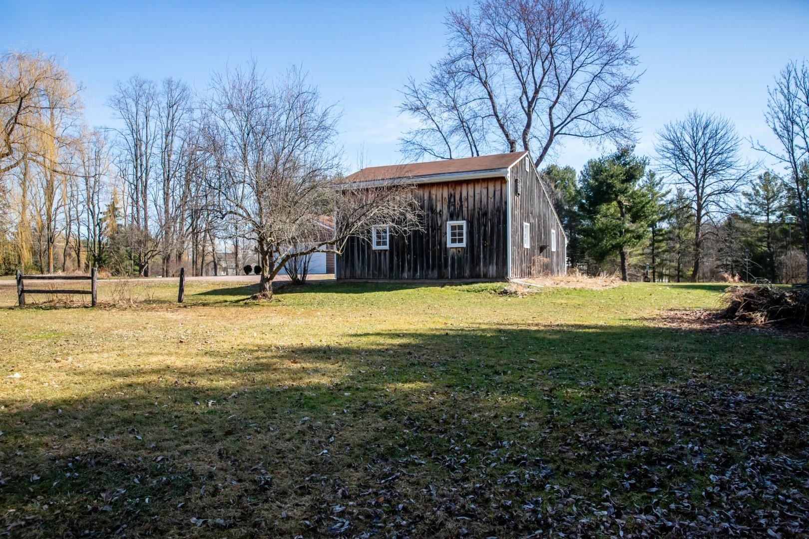 418 Barstow Road Shelburne, VT 05482 - Photo 5 of 40