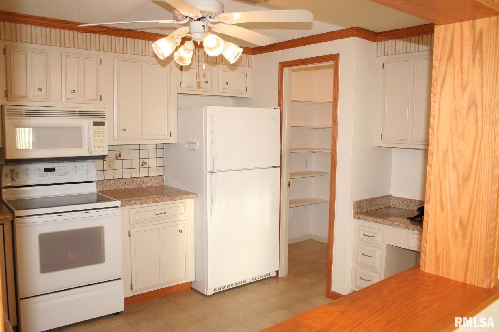 1360 Kimberly Ridge Road, Unit 109 Bettendorf, IA 52722 - Photo 6 of 12 Gallery Image 6