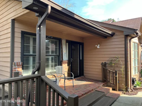 $339,900 | 122 Blue Ridge Court, Oak Ridge, TN 37830