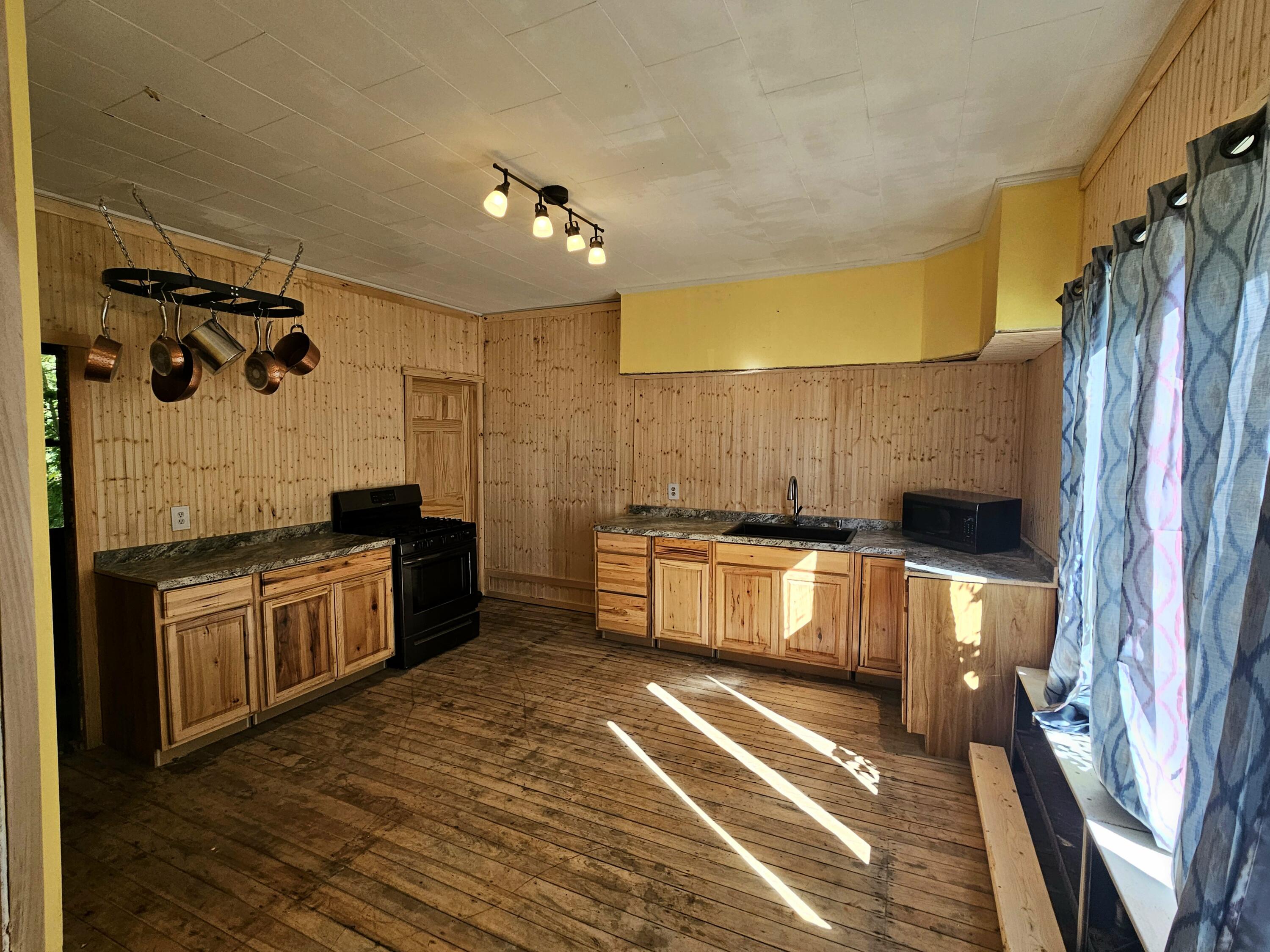 22 High Street Milo, ME 04463 - Photo 2 of 29 1000006656