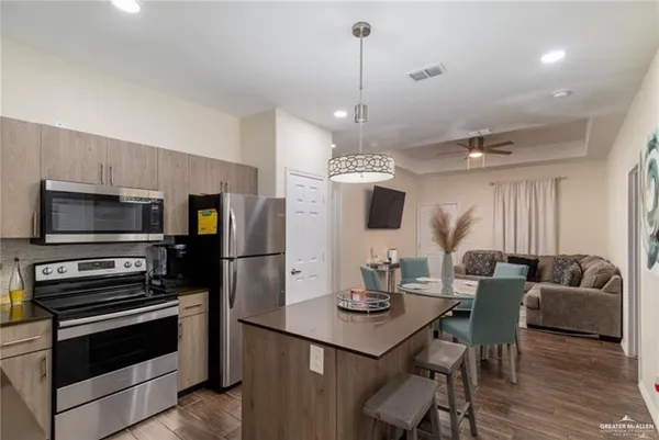 $1,400 | 2218 North Hester Street, Unit 2, Edinburg, TX 78541