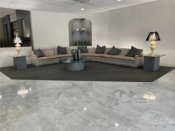 $365,000 | 3015 North Ocean Boulevard, Unit 18J, Fort Lauderdale, FL 33308