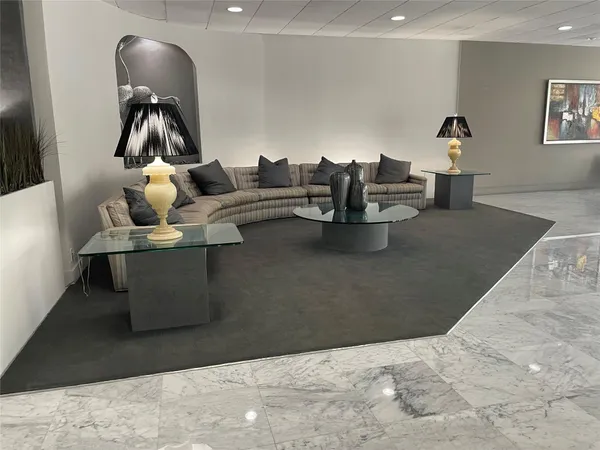 $365,000 | 3015 North Ocean Boulevard, Unit 18J, Fort Lauderdale, FL 33308