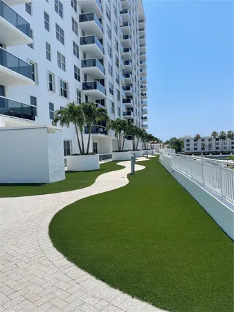 $365,000 | 3015 North Ocean Boulevard, Unit 18J, Fort Lauderdale, FL 33308