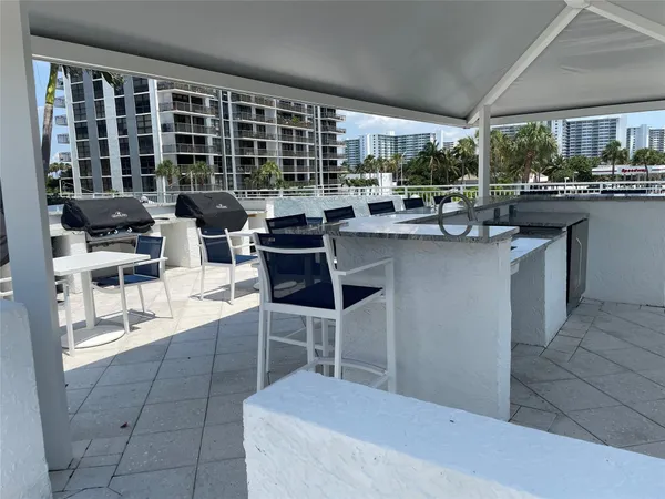 $365,000 | 3015 North Ocean Boulevard, Unit 18J, Fort Lauderdale, FL 33308