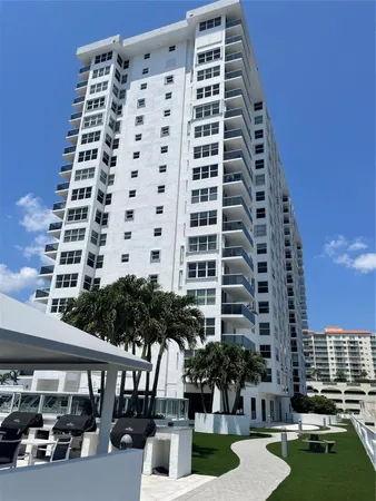 $365,000 | 3015 North Ocean Boulevard, Unit 18J, Fort Lauderdale, FL 33308