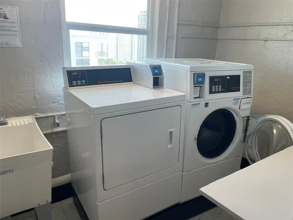 $365,000 | 3015 North Ocean Boulevard, Unit 18J, Fort Lauderdale, FL 33308