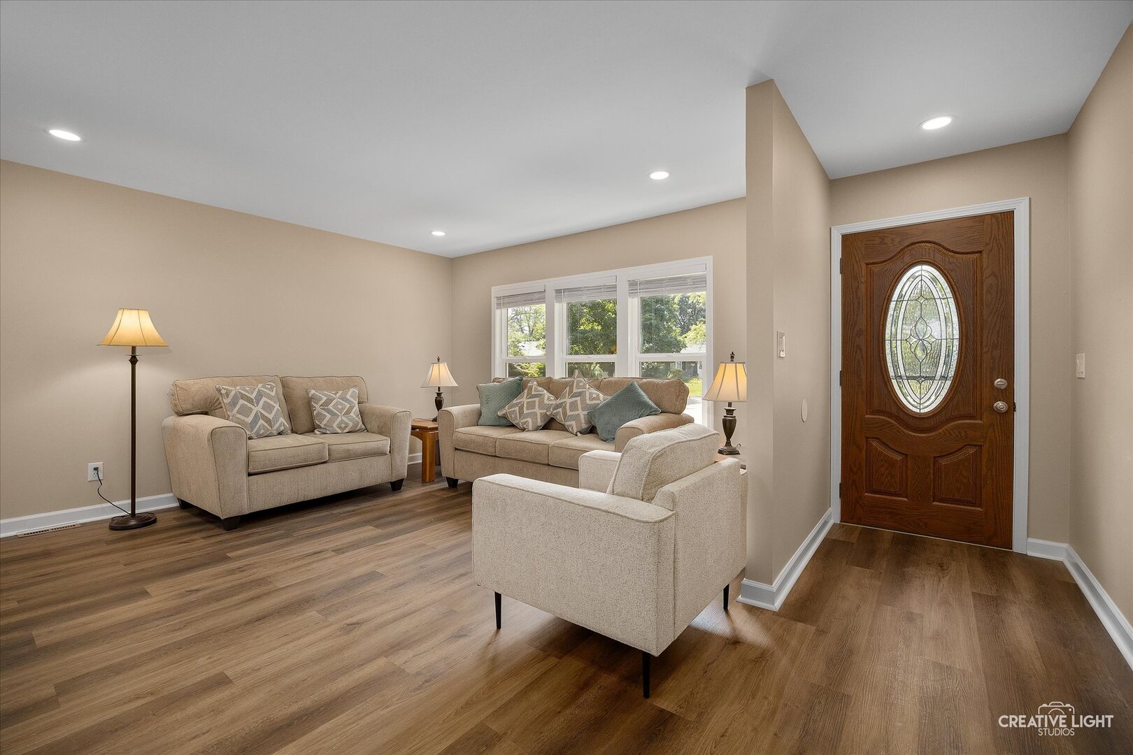 10 Crofton Road Oswego, IL 60543 - Photo 6 of 39 Gallery Image 6