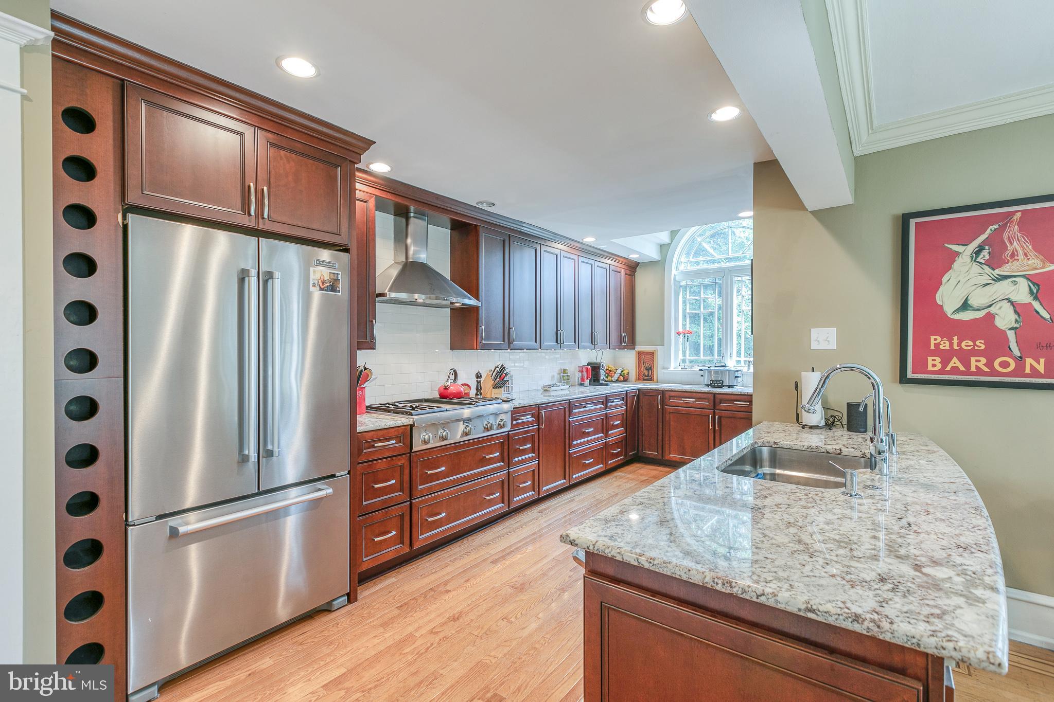 32 Hilltop Road Philadelphia, PA 19118 - Photo 16 of 57