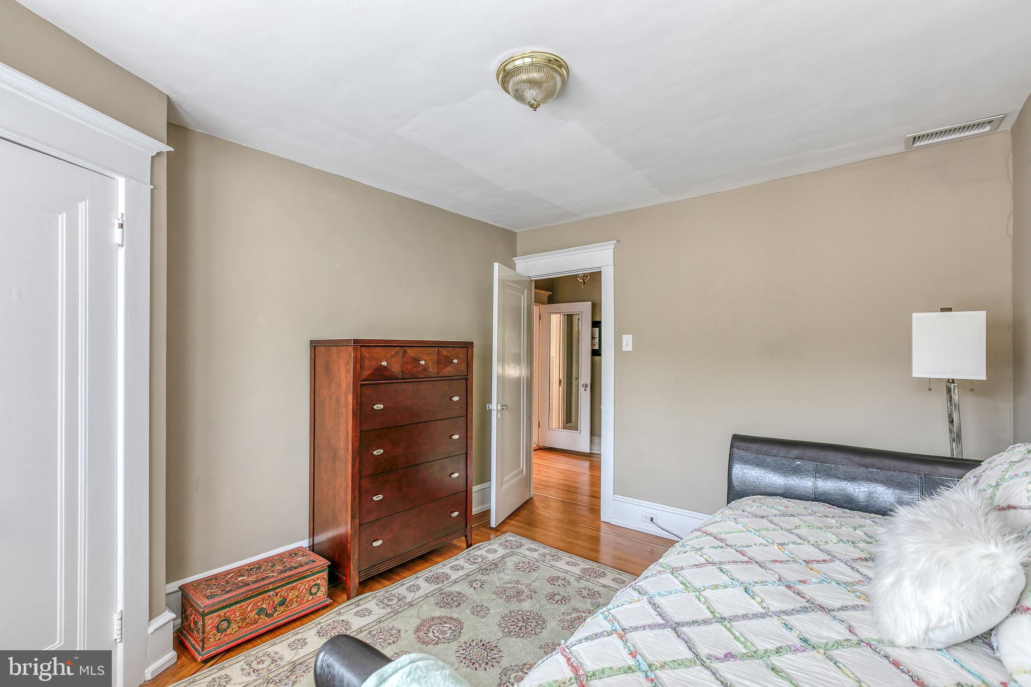 32 Hilltop Road Philadelphia, PA 19118 - Photo 25 of 57