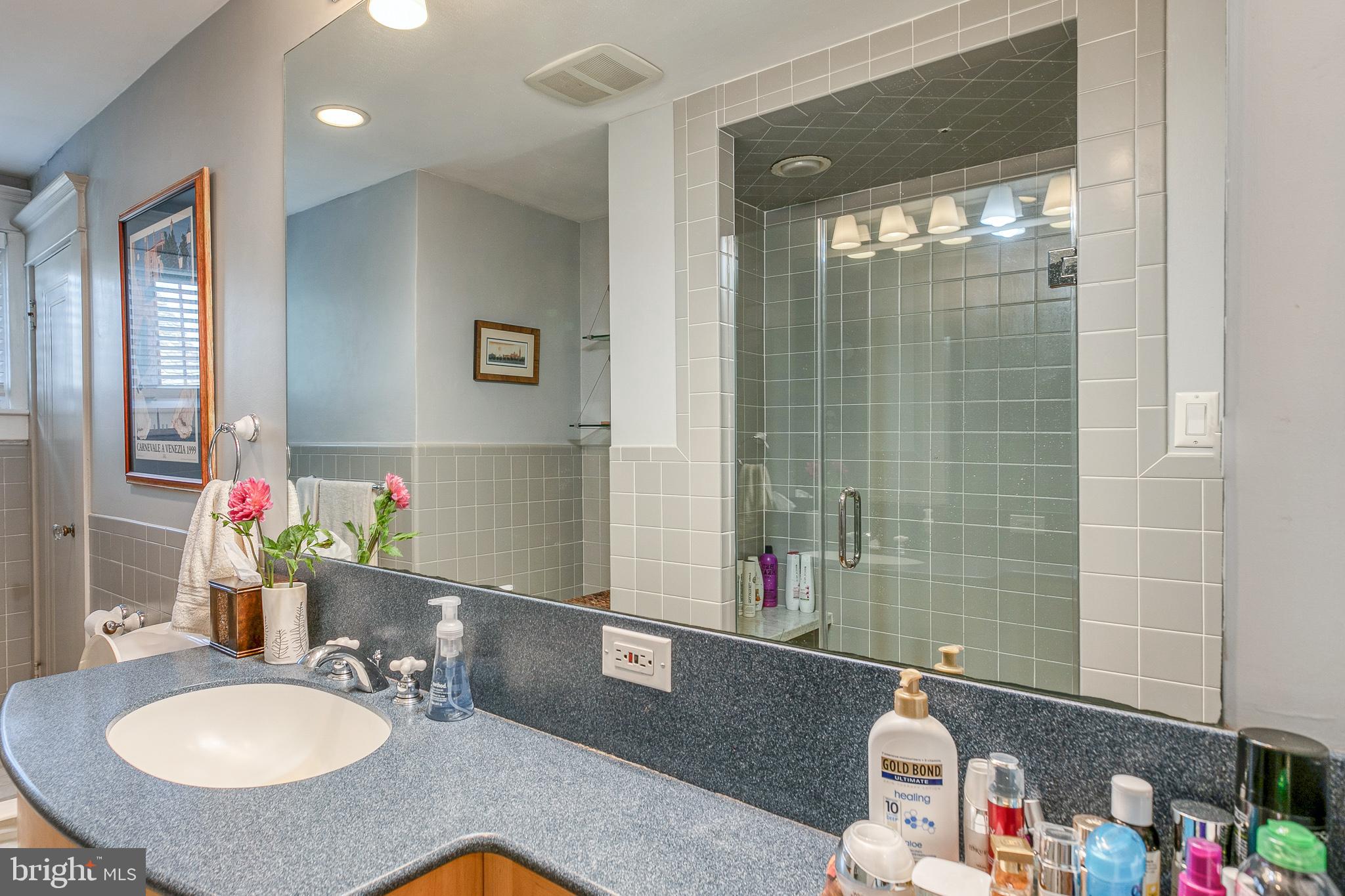 32 Hilltop Road Philadelphia, PA 19118 - Photo 31 of 57