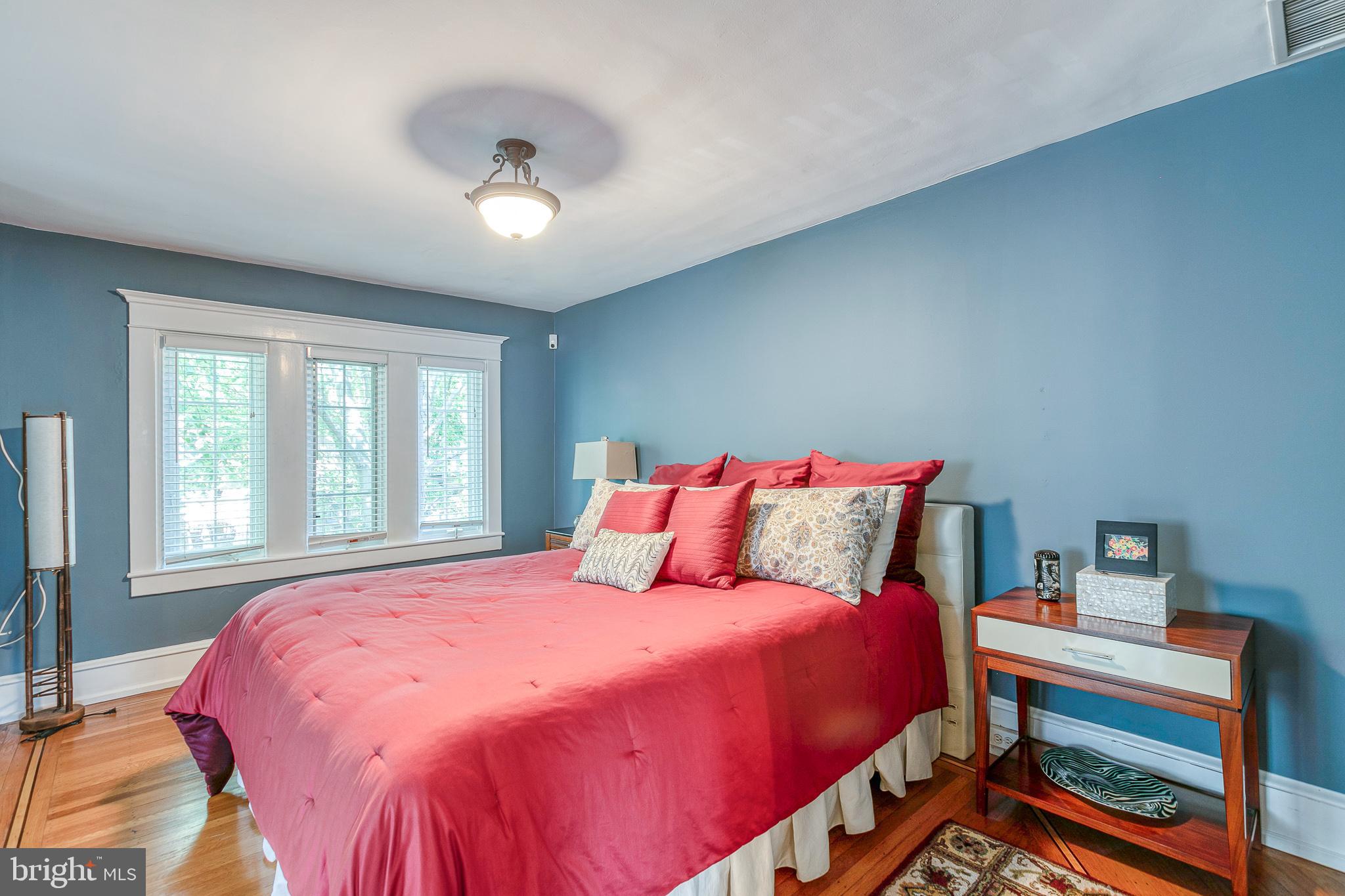 32 Hilltop Road Philadelphia, PA 19118 - Photo 34 of 57