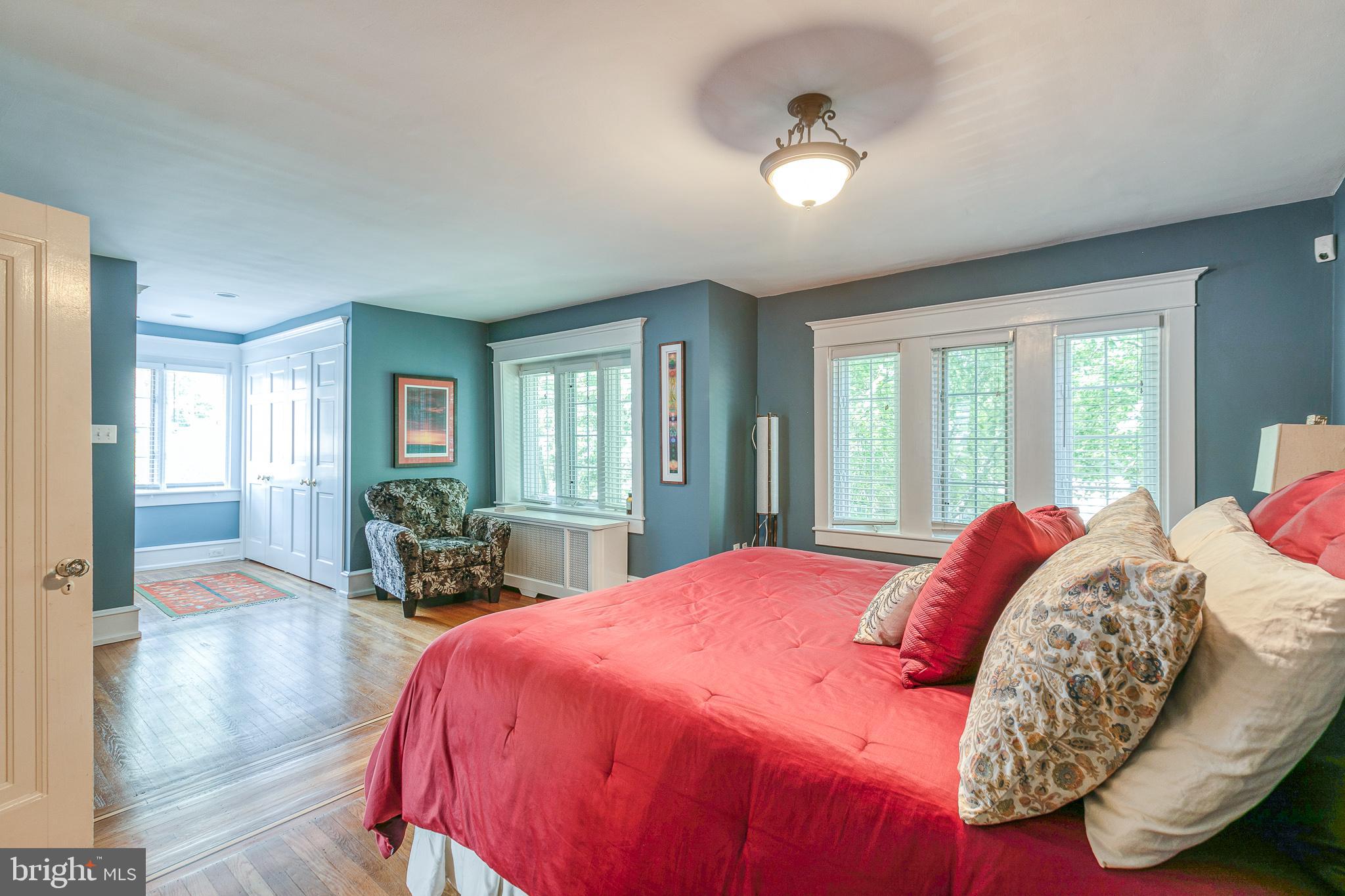 32 Hilltop Road Philadelphia, PA 19118 - Photo 35 of 57