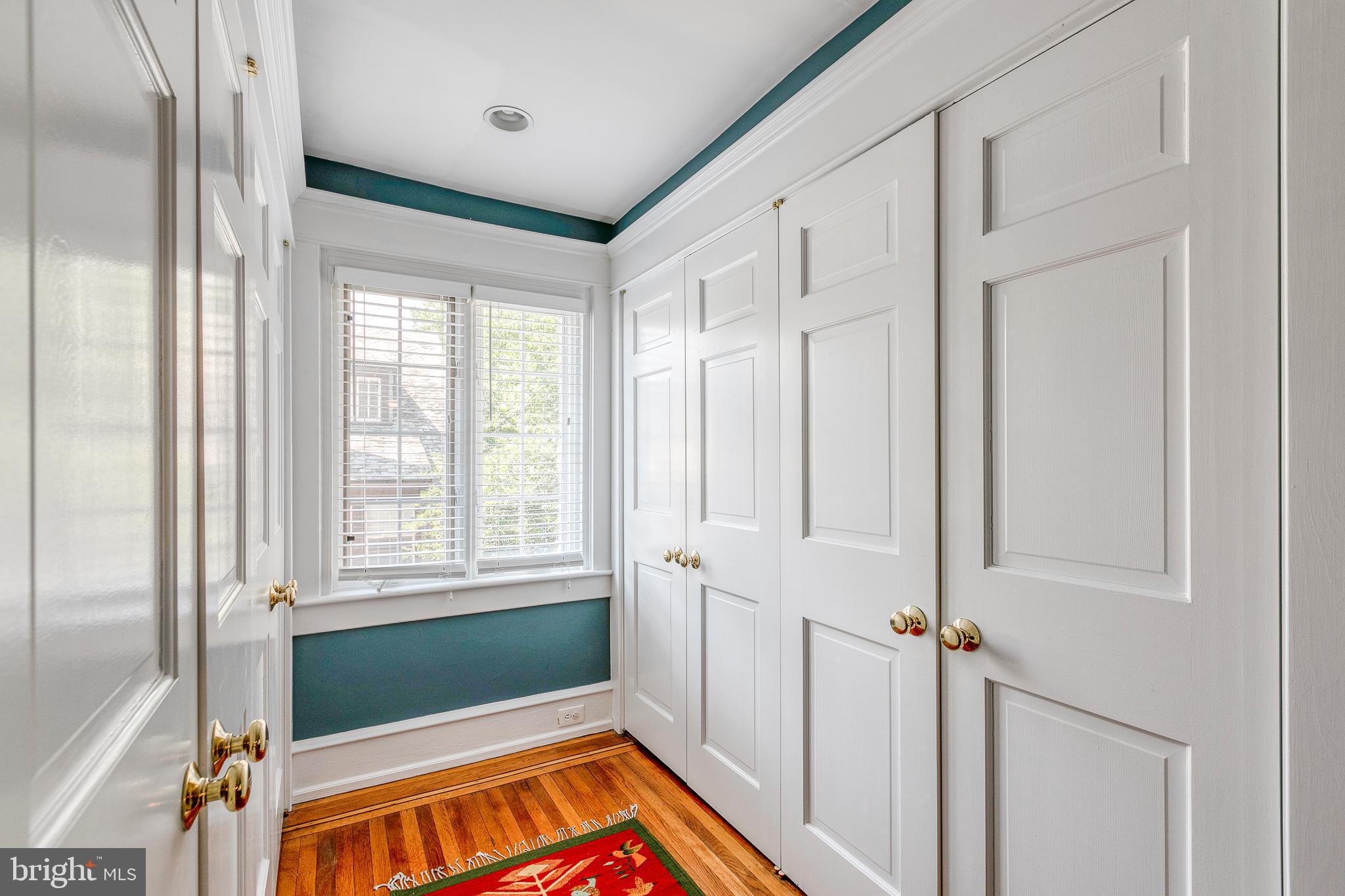 32 Hilltop Road Philadelphia, PA 19118 - Photo 39 of 57