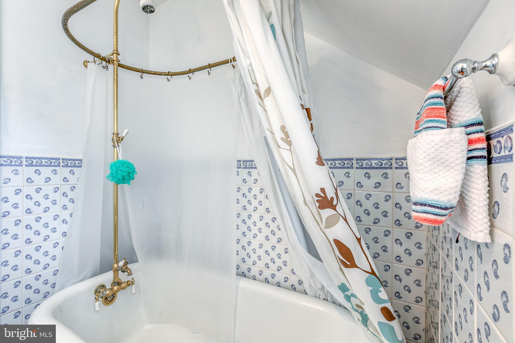 32 Hilltop Road Philadelphia, PA 19118 - Photo 46 of 57