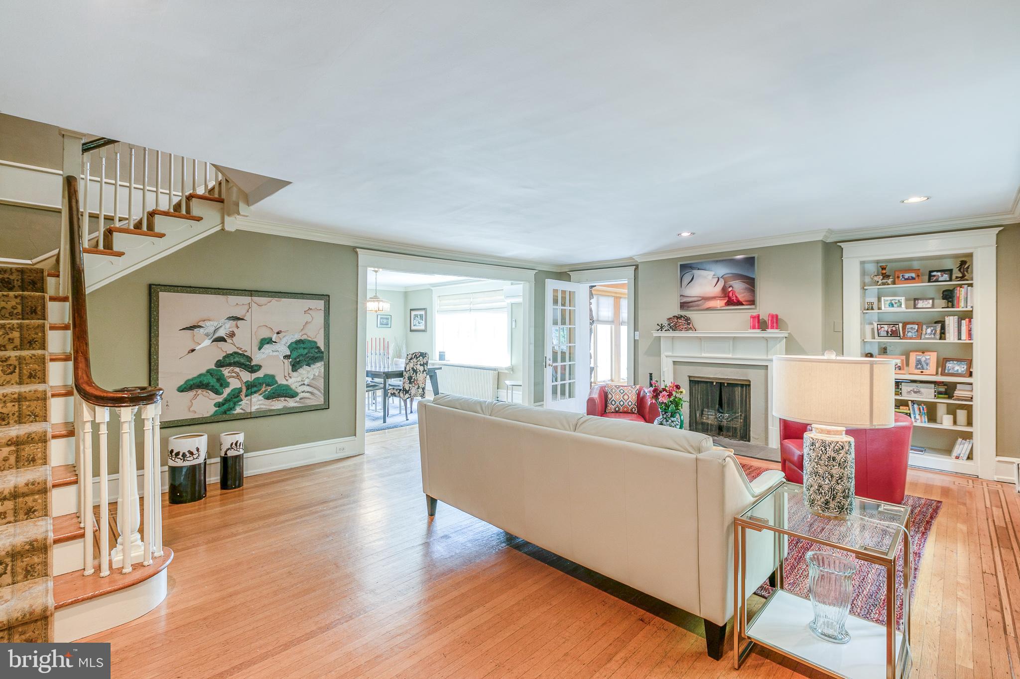 32 Hilltop Road Philadelphia, PA 19118 - Photo 5 of 57