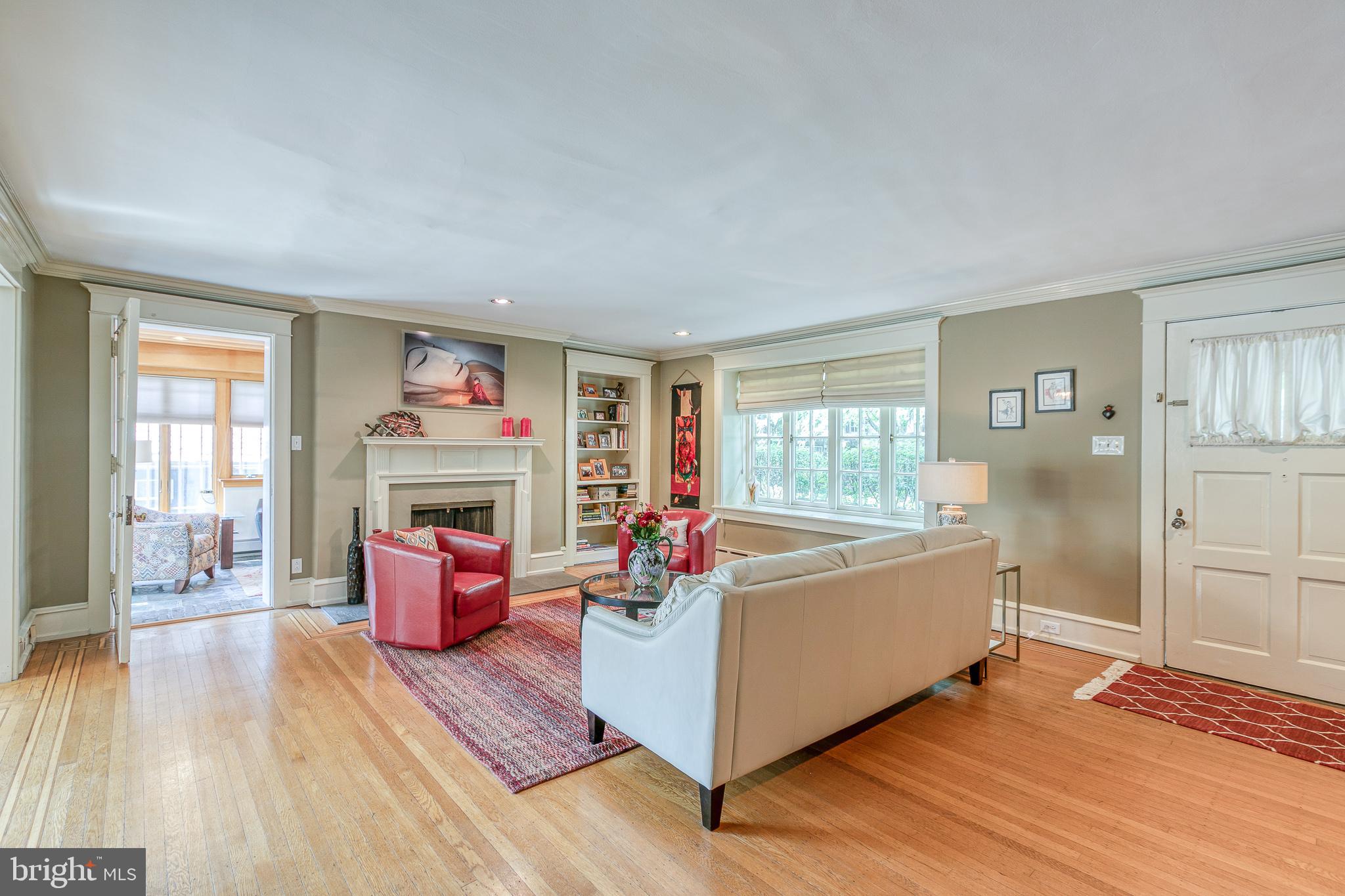 32 Hilltop Road Philadelphia, PA 19118 - Photo 6 of 57