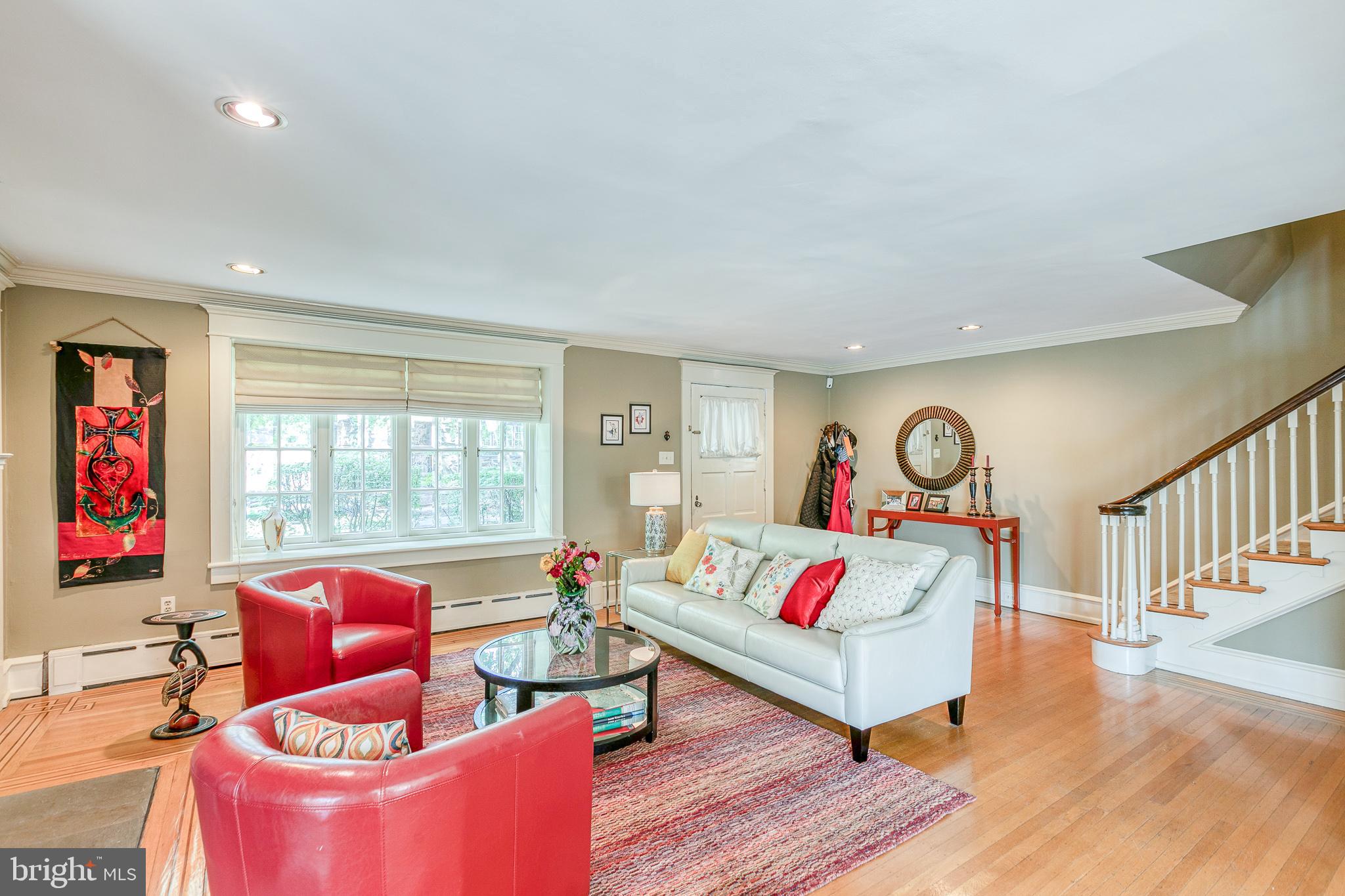 32 Hilltop Road Philadelphia, PA 19118 - Photo 7 of 57