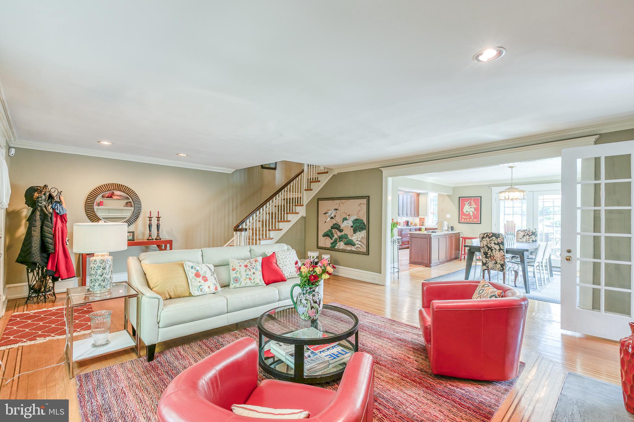 32 Hilltop Road Philadelphia, PA 19118 - Photo 8 of 57