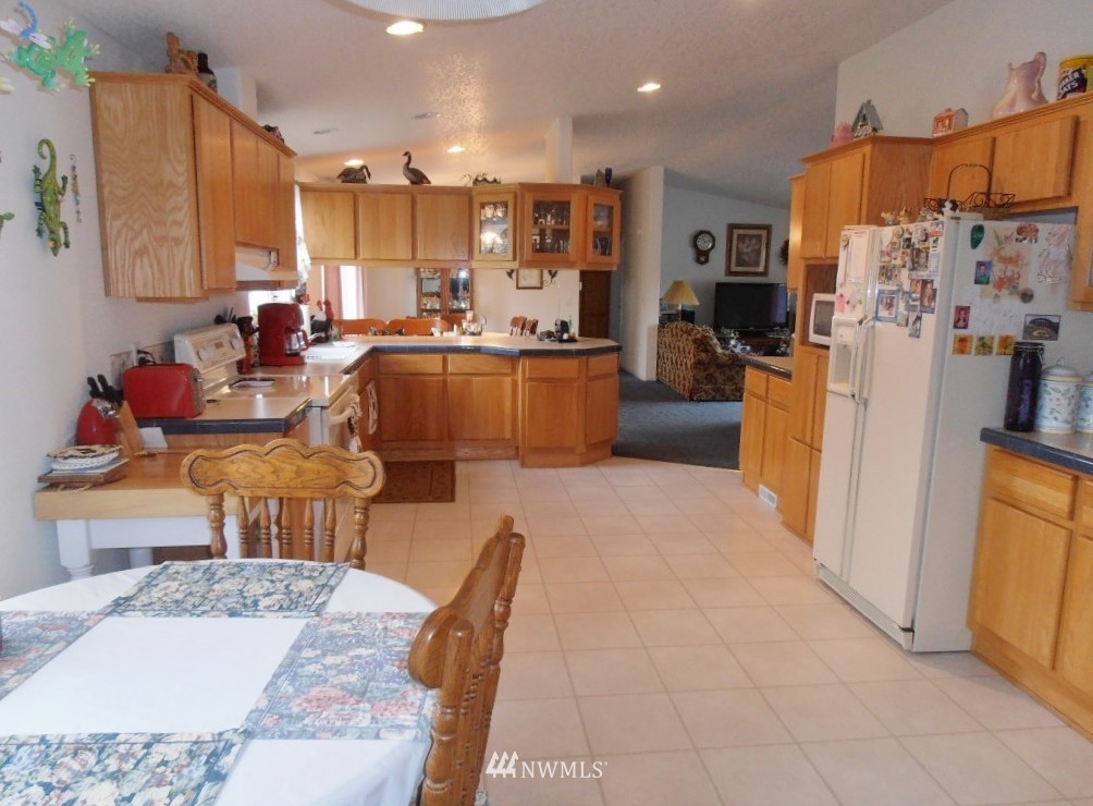18737 Citrus Street Southwest Rochester, WA 98579 - Photo 3 of 16