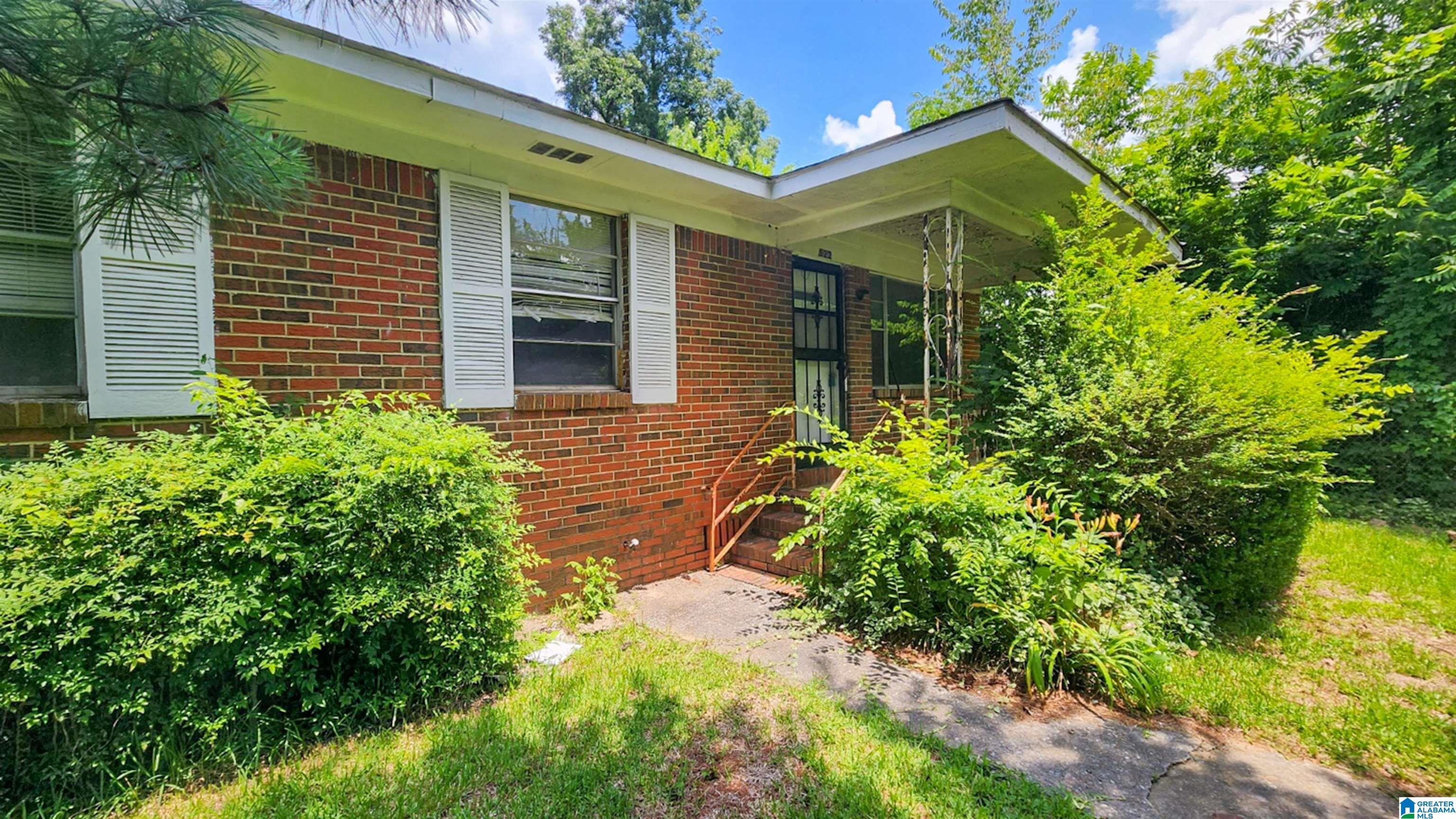 522 64th Street Fairfield, AL 35064 - Photo 4 of 28
