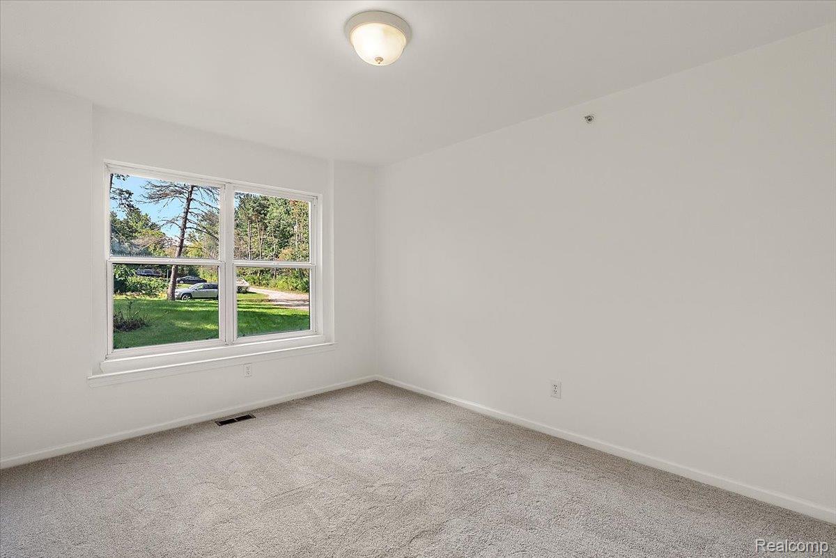 4309 South Baldwin Road Lake Orion, MI 48359 - Photo 34 of 47 35-4309 S Baldwin-35.jpg