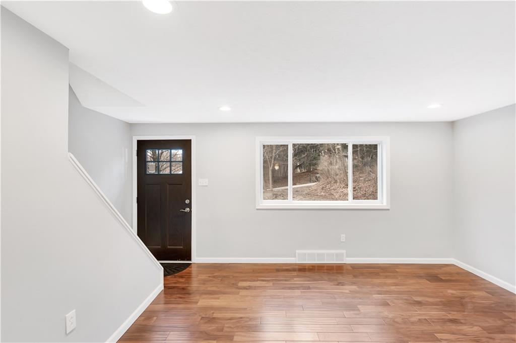 9549 Harding Road Pittsburgh, PA 15237 - Photo 3 of 23