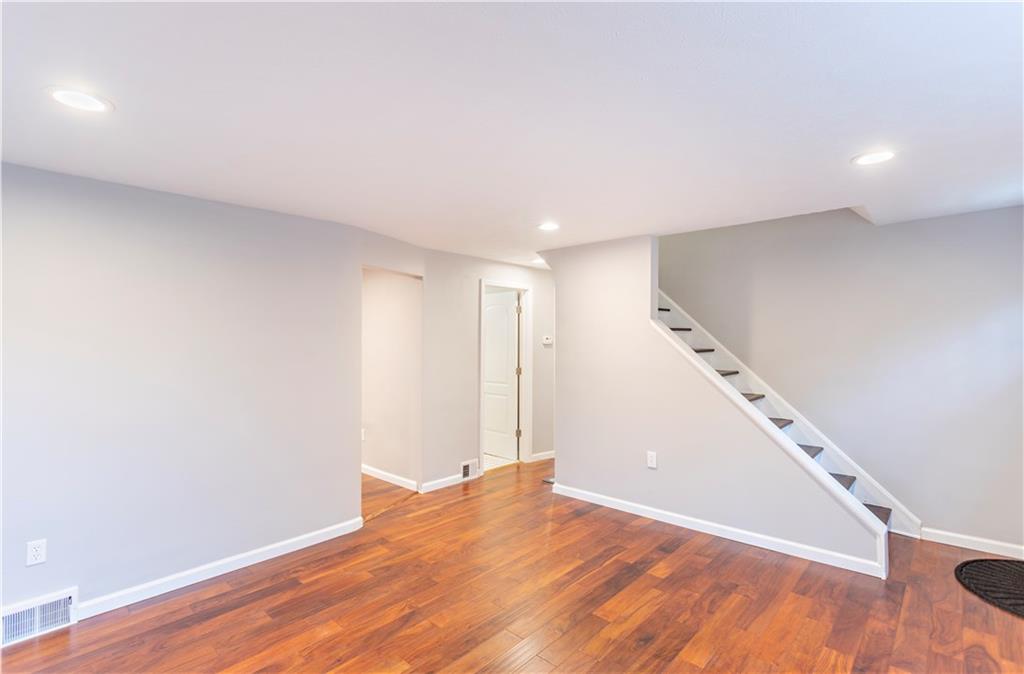9549 Harding Road Pittsburgh, PA 15237 - Photo 4 of 23