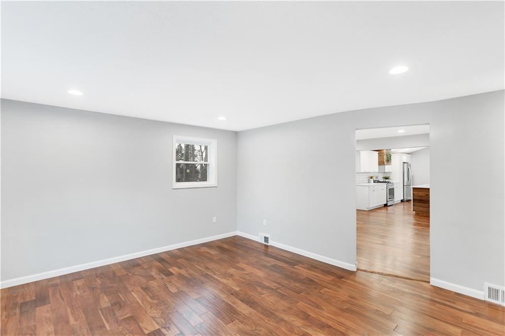 9549 Harding Road Pittsburgh, PA 15237 - Photo 5 of 23