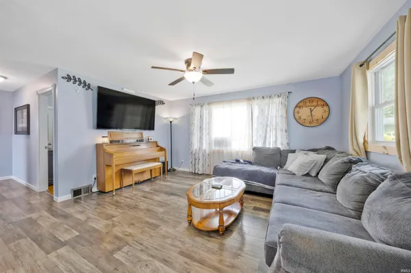 $219,900 | 2011 Glenwood Drive, Princeton, IN 47670