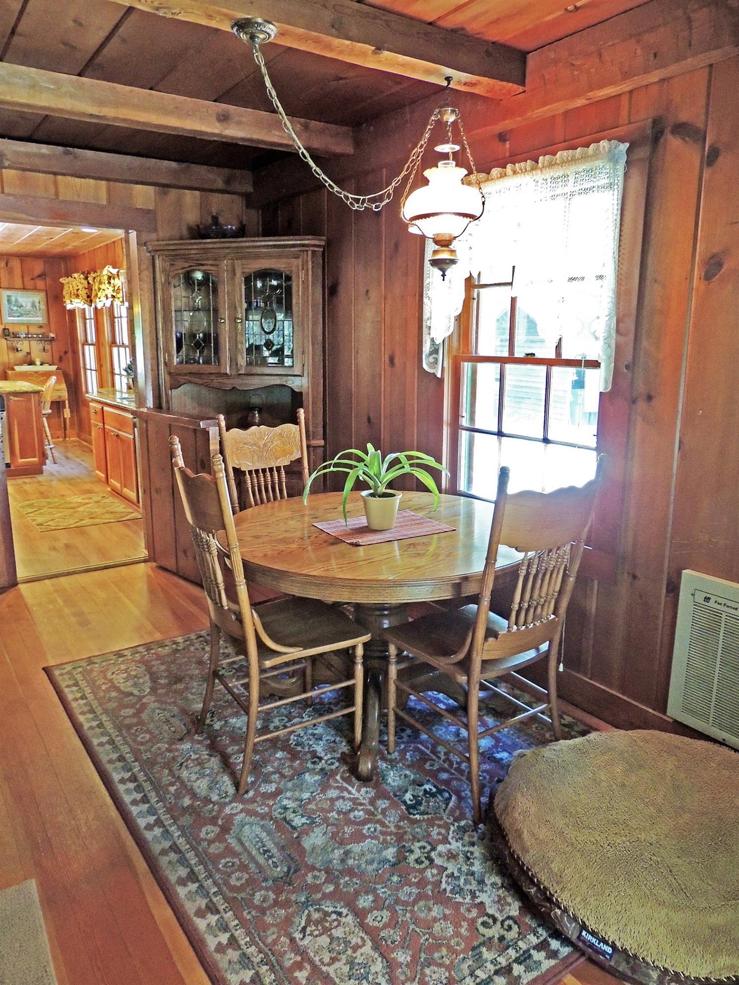 765 Old Ferry Road Shady Cove, OR 97539 - Photo 7 of 32 dining area off kitchen and living room