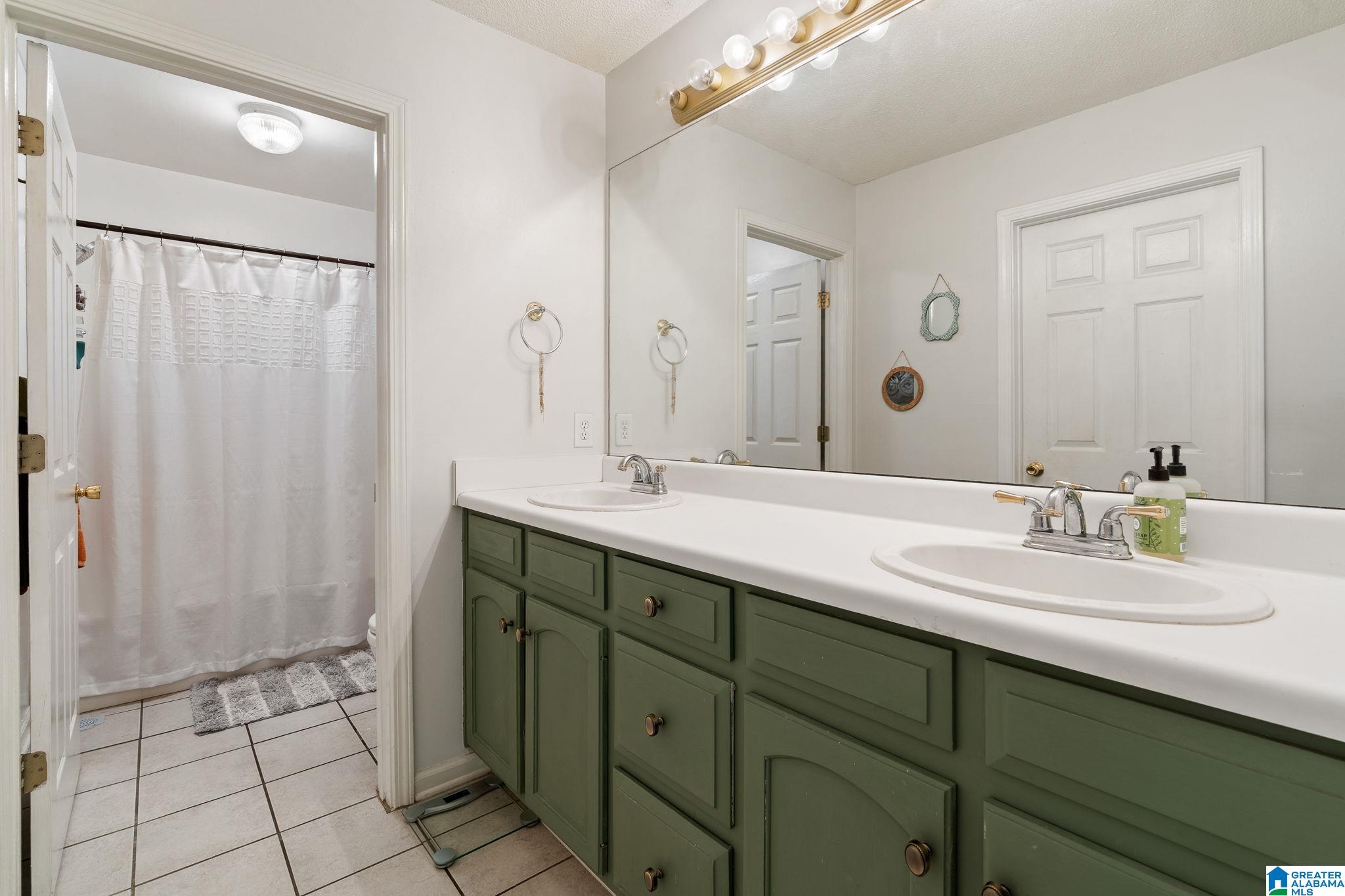 157 Lake Terrace Alabaster, AL 35007 - Photo 14 of 27