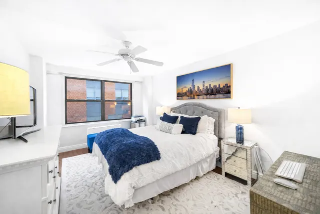 $6,000 | 7 East 14th Street, Unit 927 | Flatiron