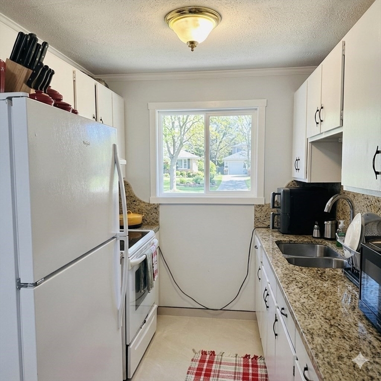 520 High Street, Unit 7 Clinton, MA 01510 - Photo 9 of 42