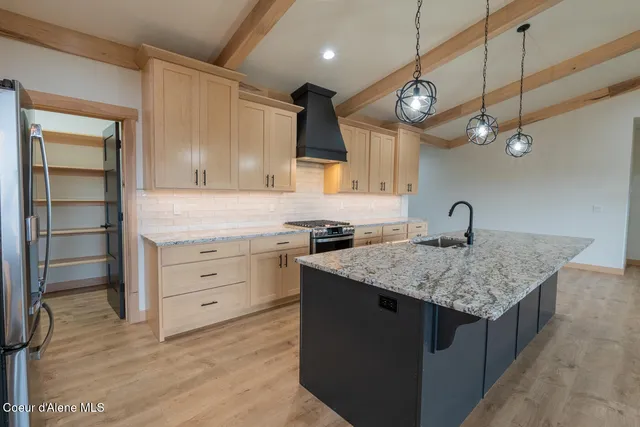 $880,800 | 113 Backtrack Road, Sandpoint, ID 83864