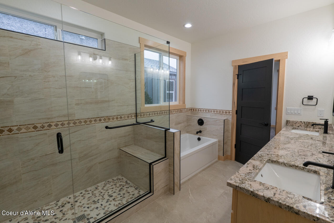 113 Backtrack Road Sandpoint, ID 83864 - Photo 15 of 32 master bathoom