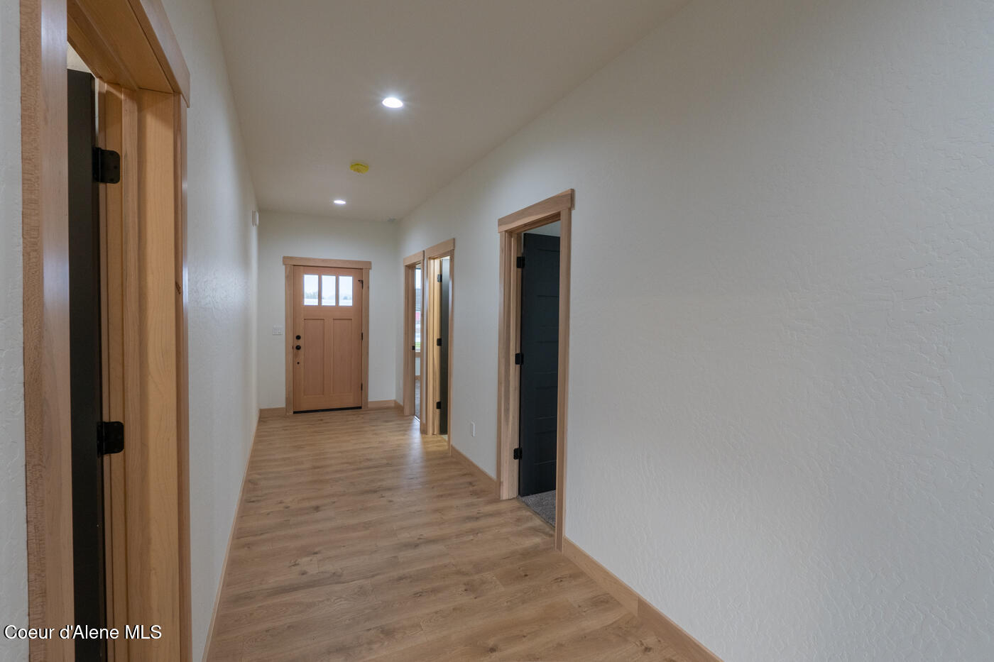 113 Backtrack Road Sandpoint, ID 83864 - Photo 4 of 32 foyier