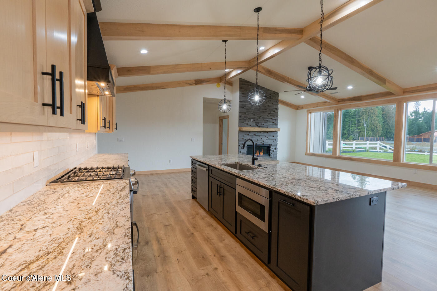 113 Backtrack Road Sandpoint, ID 83864 - Photo 7 of 32 kitchen island