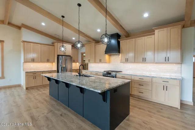 $880,800 | 113 Backtrack Road, Sandpoint, ID 83864