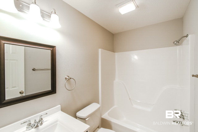 10 Oleander Circle Foley, AL 36535 - Photo 18 of 26 Guest Bathroom