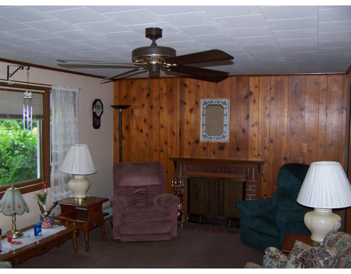 188 North Orange Road Athol, MA 01331 - Photo 4 of 6 a living room with furniture