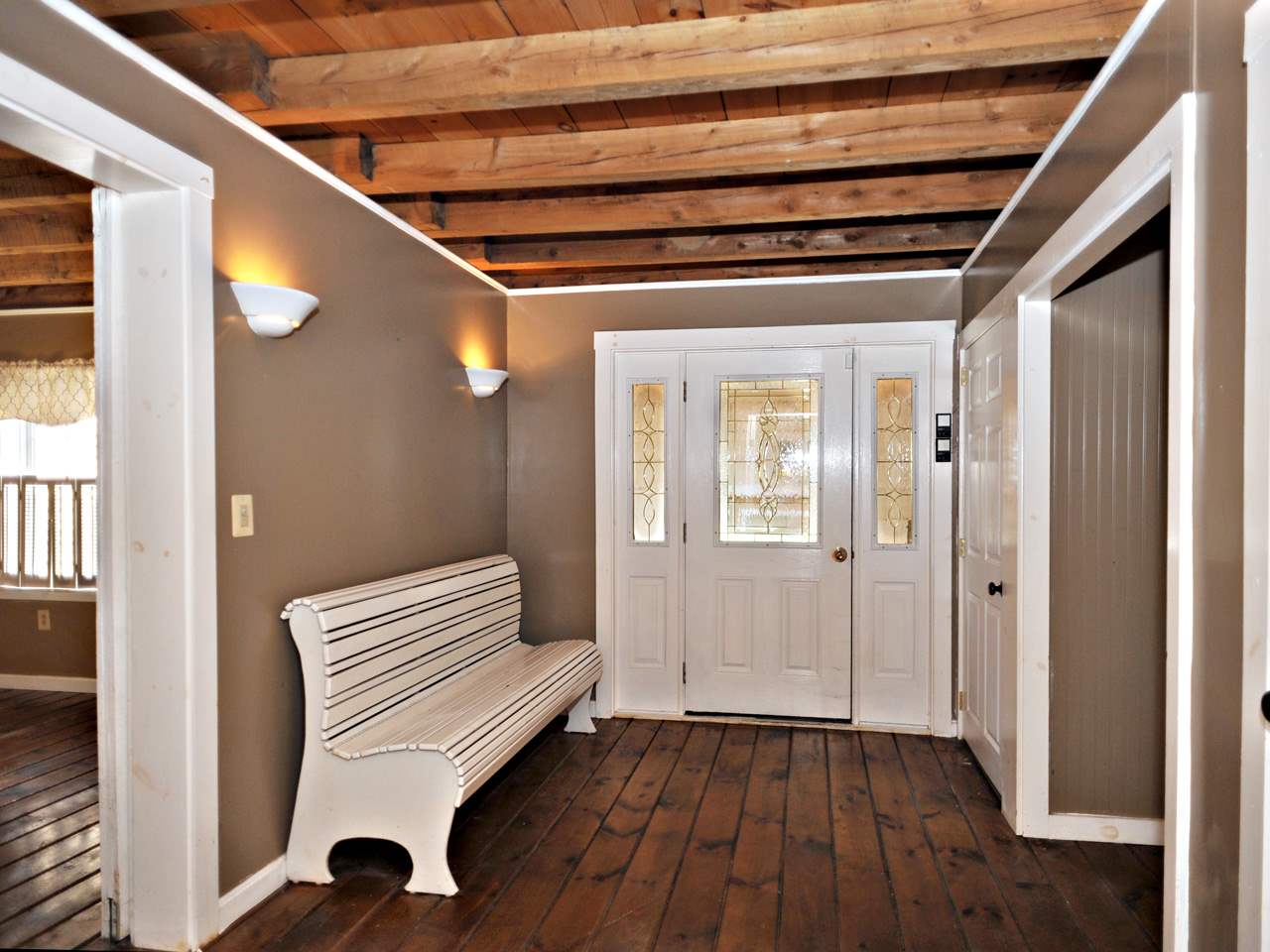 587 Main Street Fremont, NH 03044 - Photo 3 of 29