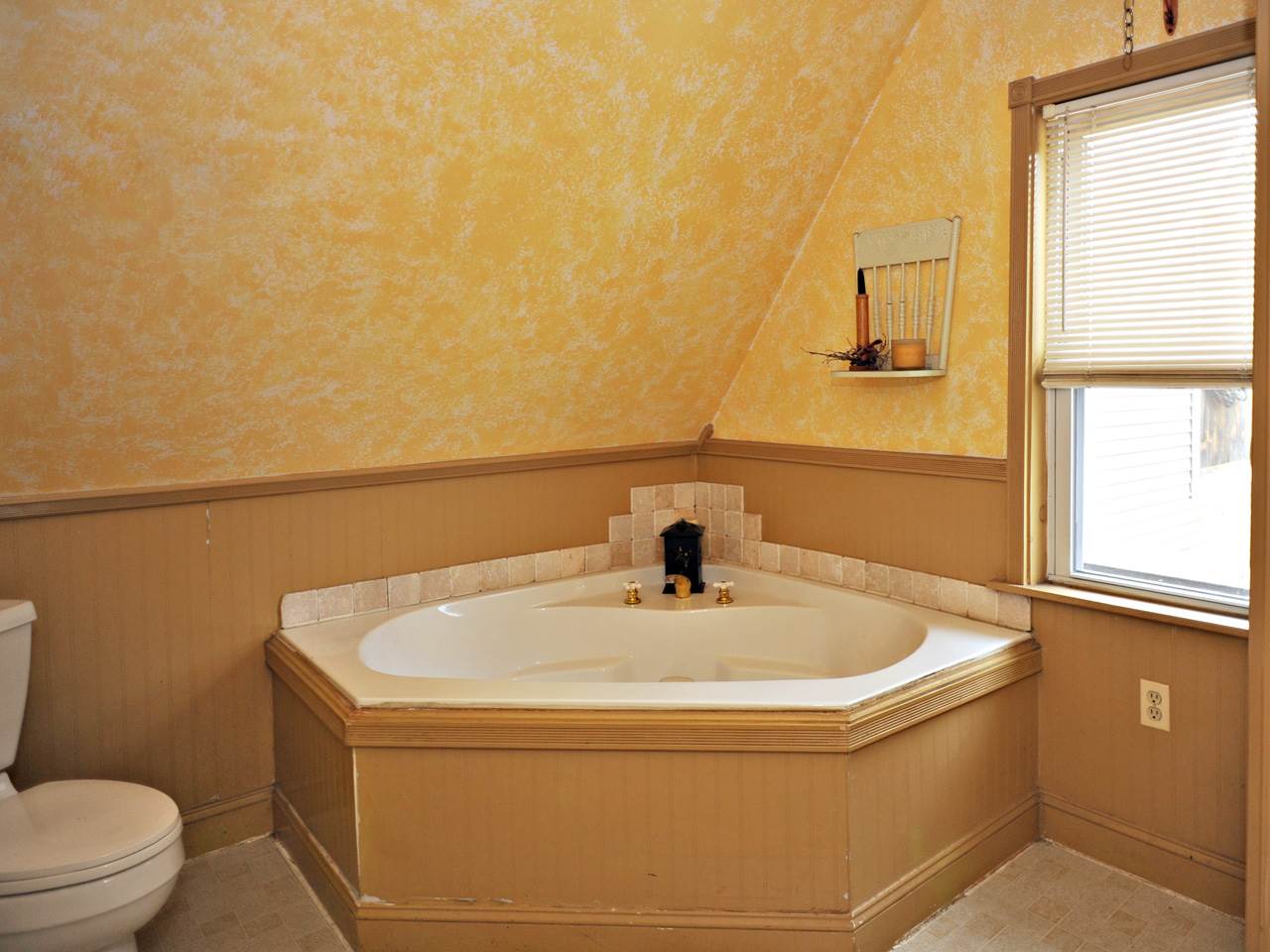 587 Main Street Fremont, NH 03044 - Photo 22 of 29