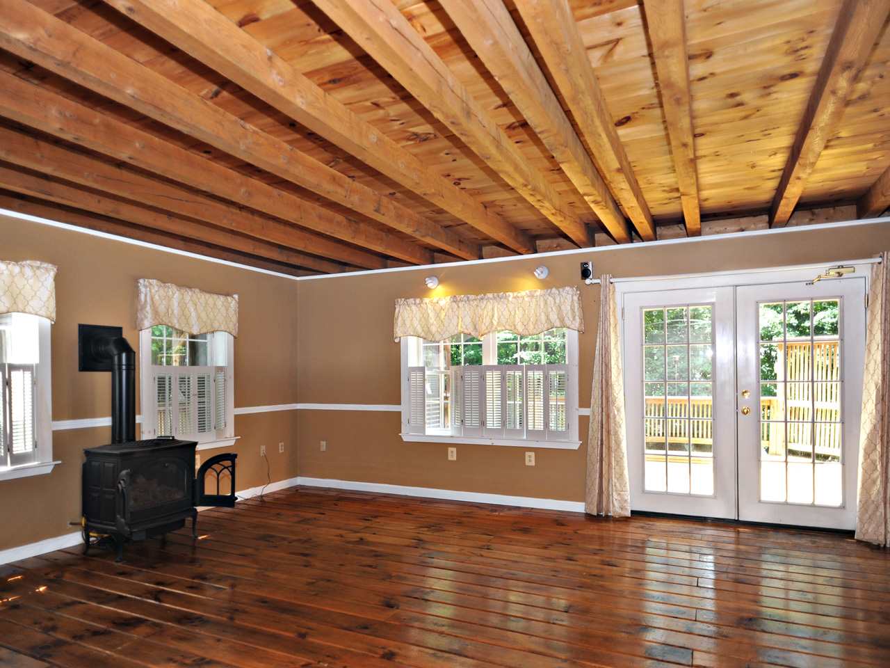 587 Main Street Fremont, NH 03044 - Photo 4 of 29